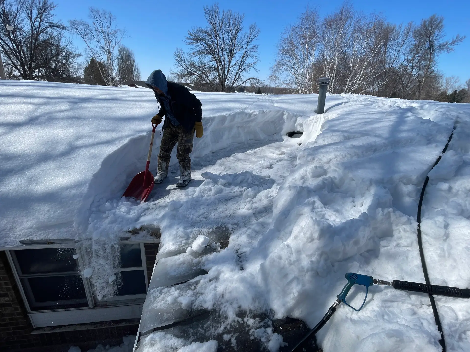 IA roof snow removal service
