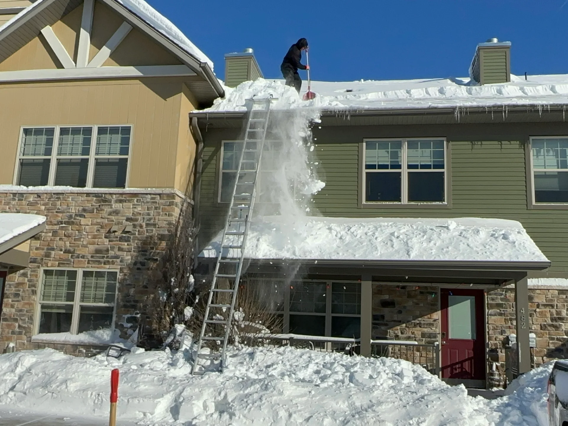 Illinois roof snow removal